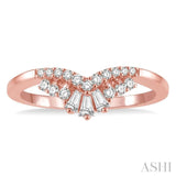 1/4 Ctw Chevron Center Baguette and Round Cut Diamond Wedding Band in 14K Rose Gold